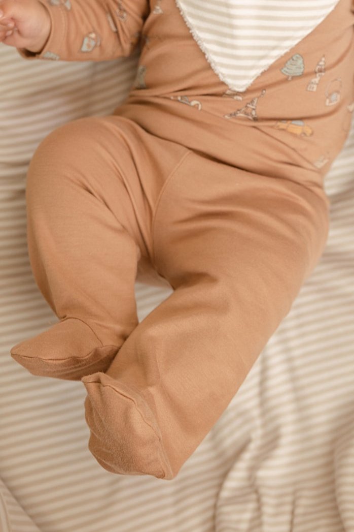 Calça com Cós Alto e com pé Latte